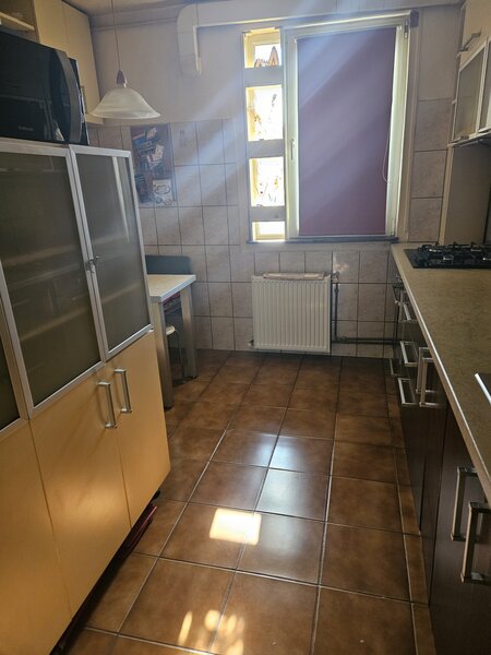 Titan, 1 Decembrie, Fetesti,3 camere